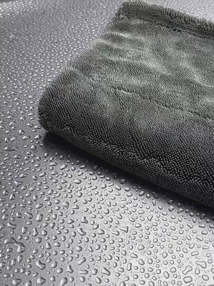 Încarcă clipul video: 